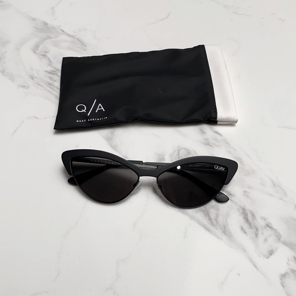 QUAY / ltd ed retro-glam finders keepers collaboration black cateyes Limited Ed
